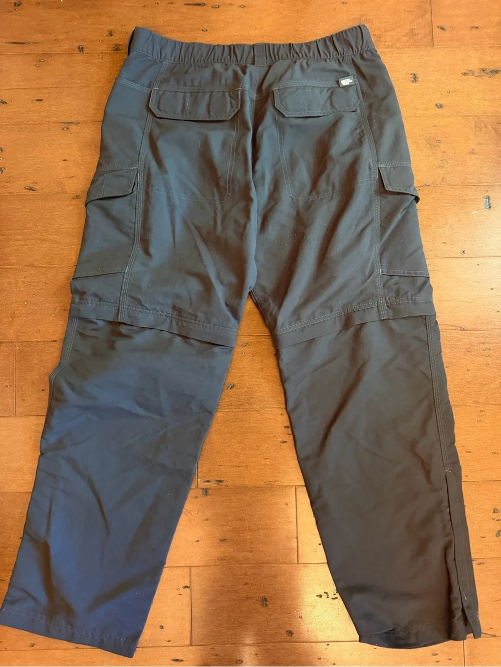The North Face Men's Convertible Cargo Pants dark gray